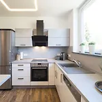 In Lerchenberg Mit Grosser Terrasse By Interhome 美因茨