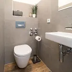 公寓 In Lerchenberg Mit Grosser Terrasse By Interhome