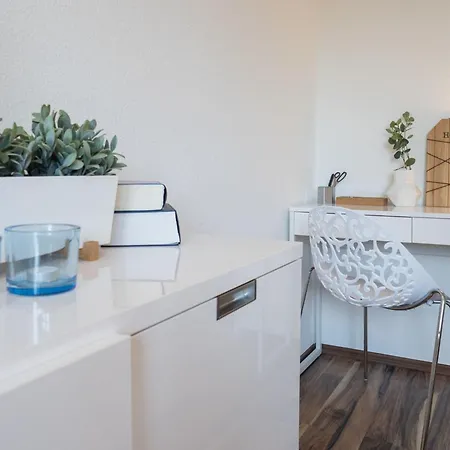 Апартаменты In Lerchenberg Mit Grosser Terrasse By Interhome *